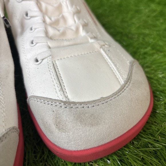 Hobibear Men's White and Red Athletic Sneakers - Picture 2 of 6